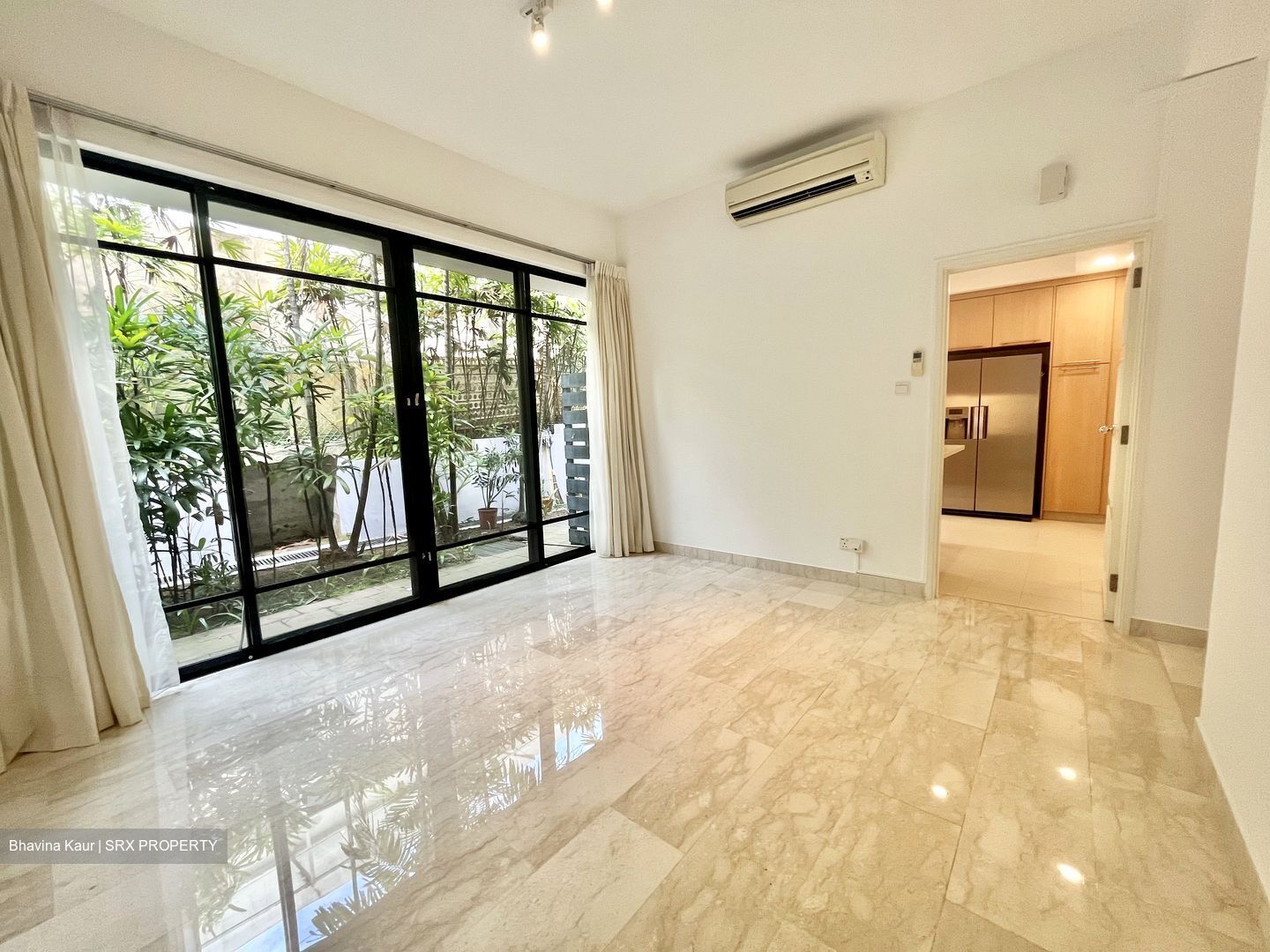 Lloyd Road (D9), Condominium #406304021